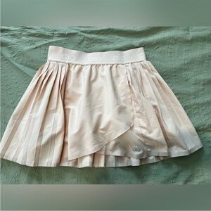 ALO Yoga Women's Light Pink Pleated Mini Skirt
